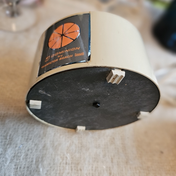 Dominum By Hamilton Beach Electric Juicer. Vintage 1970s - Picture 2 of 5